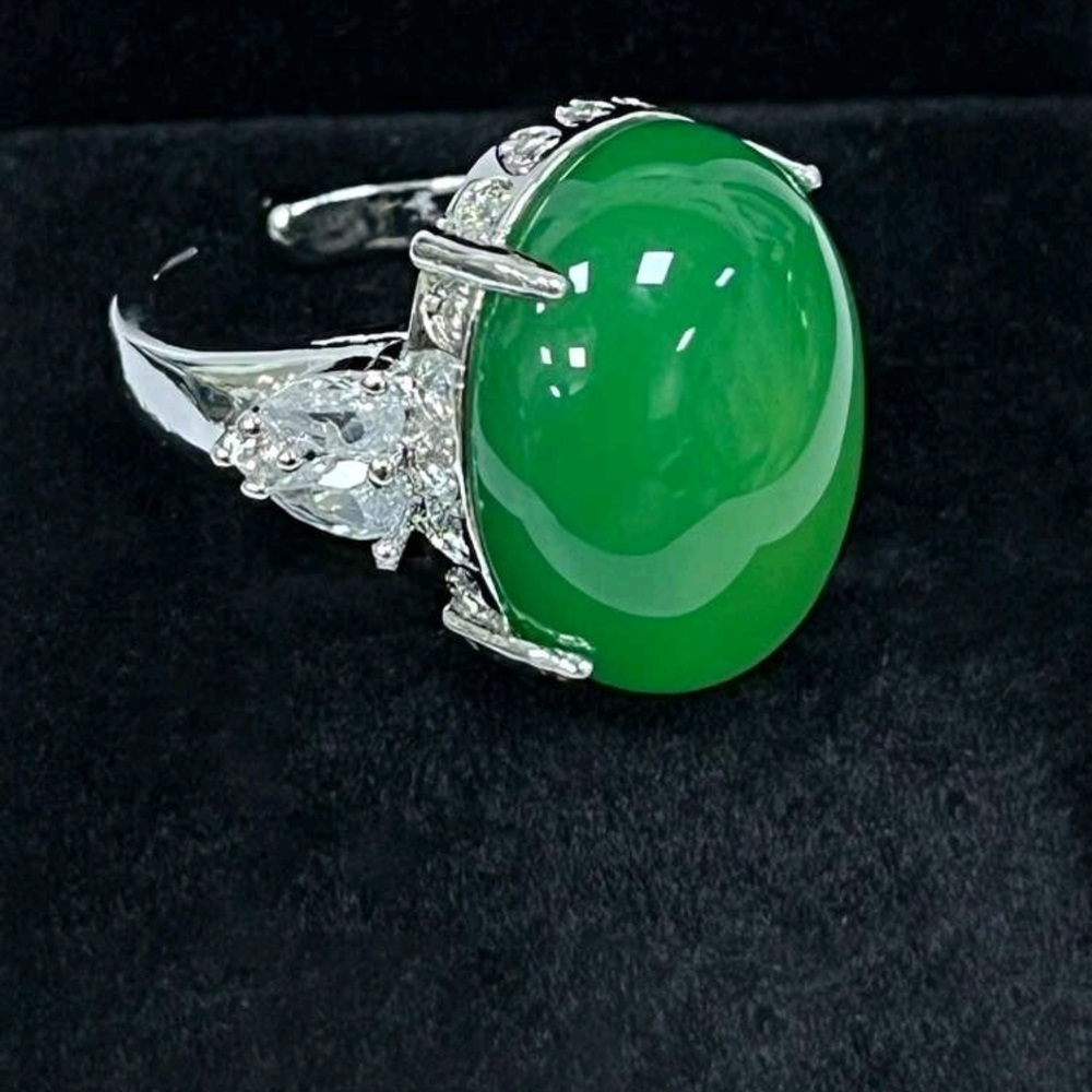 Lustrous Green Gemstone Silver Ring